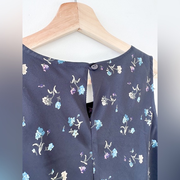 Vintage Emblem Dress - Floral - Size: Medium - Picture 6 of 8